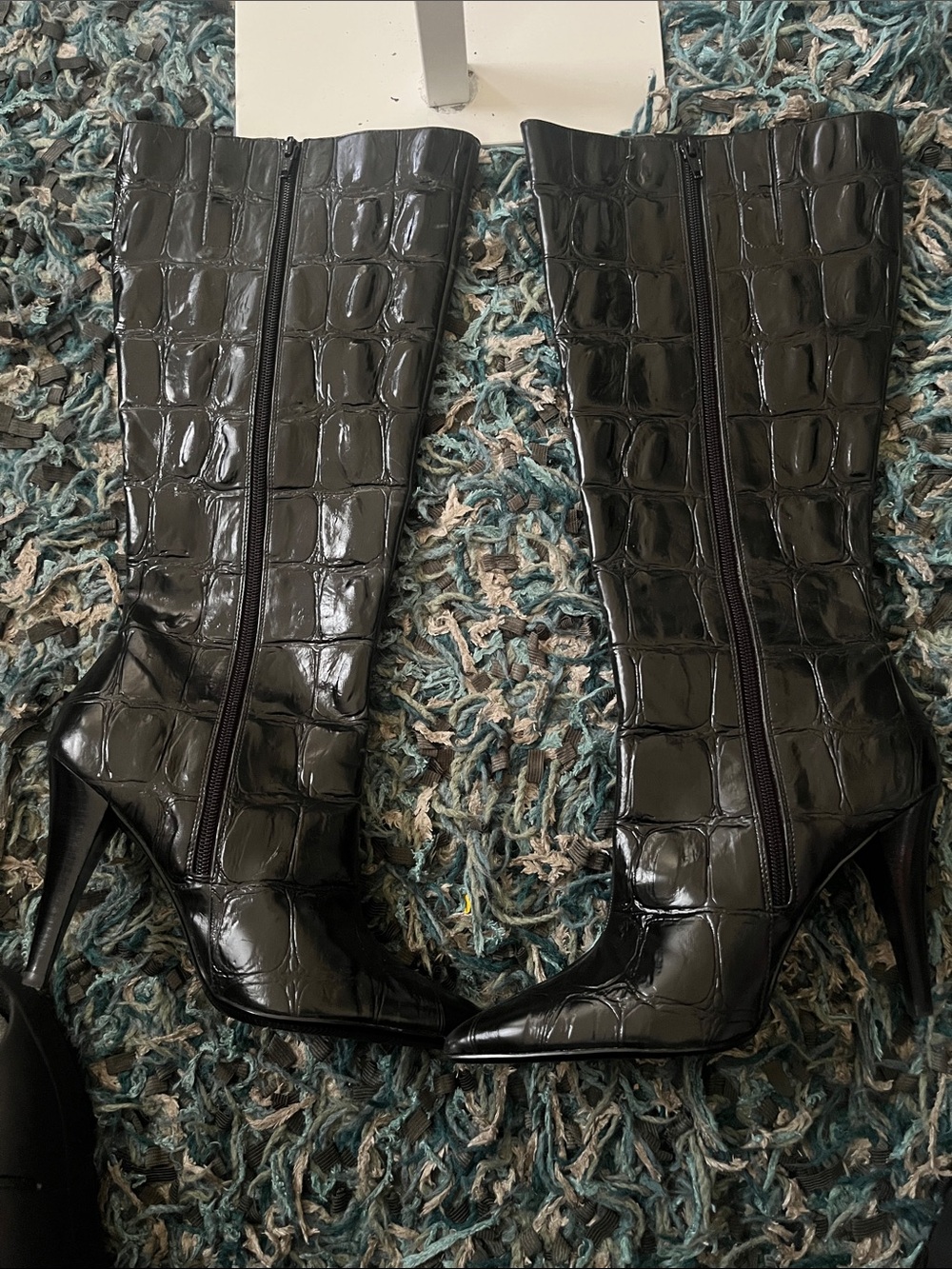 Moda Black Patent Croc-Embossed Knee Boots